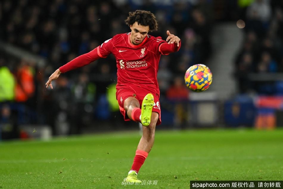 阿诺德本赛季已经助攻14次 是所有英超球员中最多的（阿诺德英超首秀）