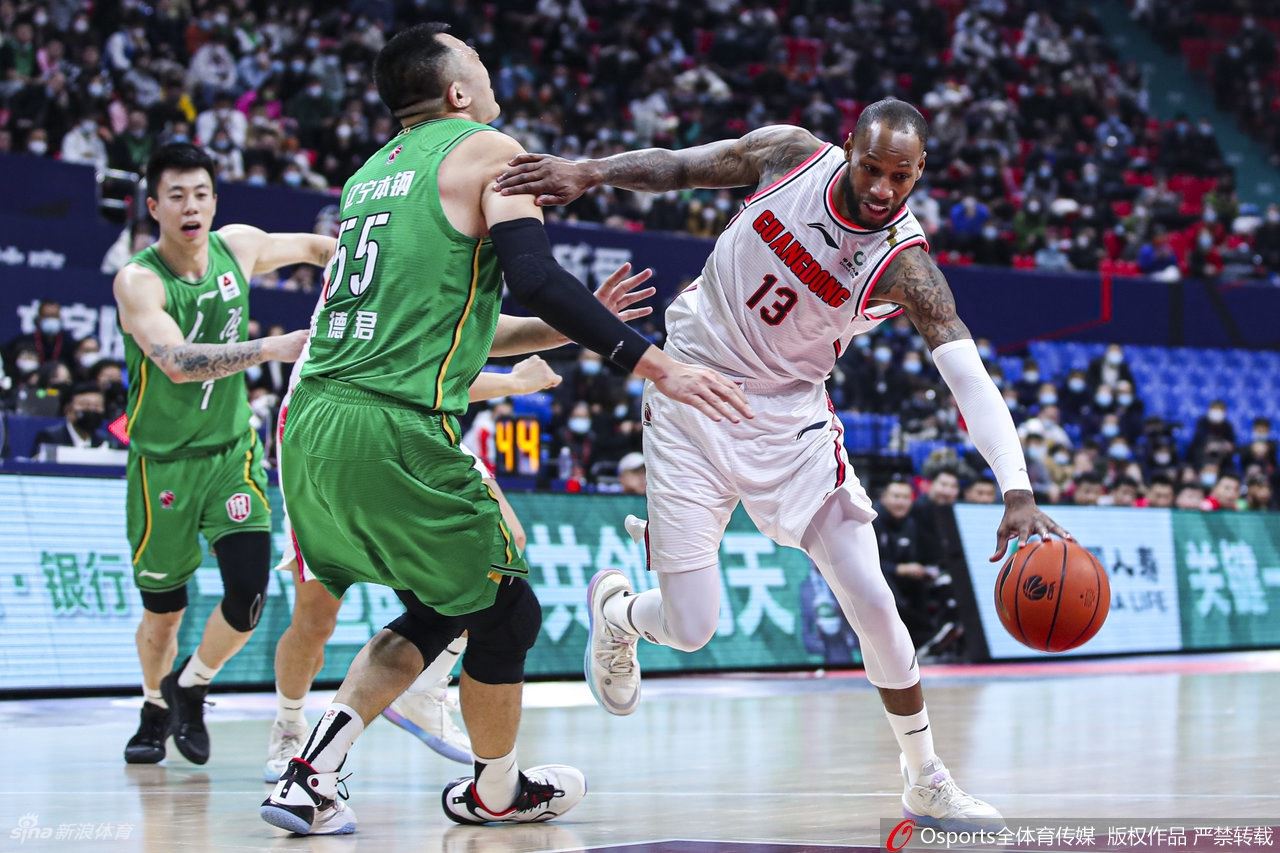 挥拳相向！韩德君威姆斯大打出手被驱逐（韩德君mvp）