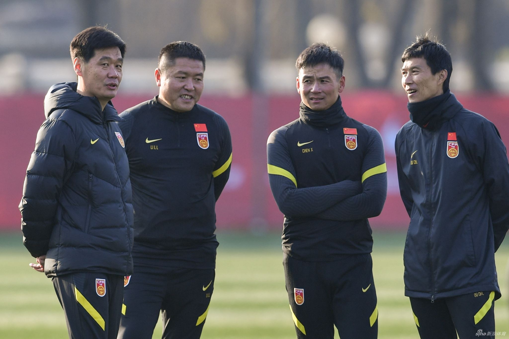 国足豪华教练团队正式上岗 郑智肇俊哲领衔（国足名单郑智）