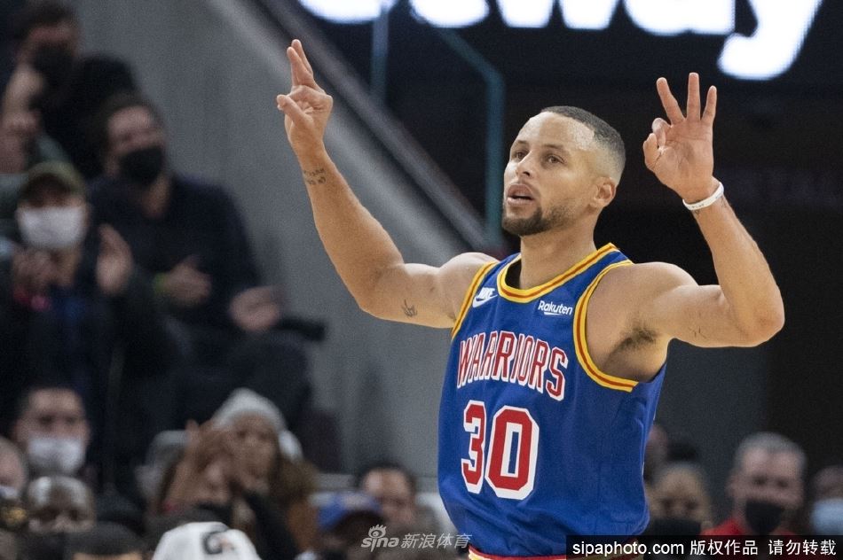 库里创生涯连续两场命中率最差纪录（库里的生涯命中率）