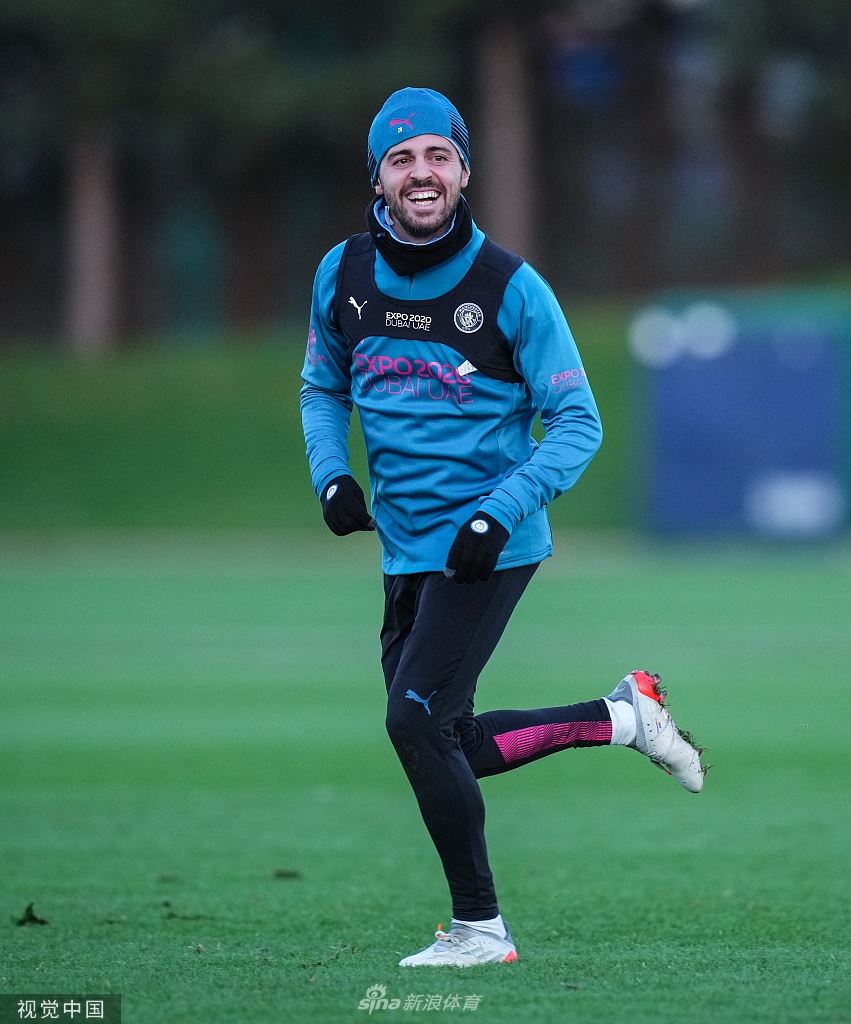 德布劳内领衔曼城欢乐备战（曼城的德布劳内去哪了）