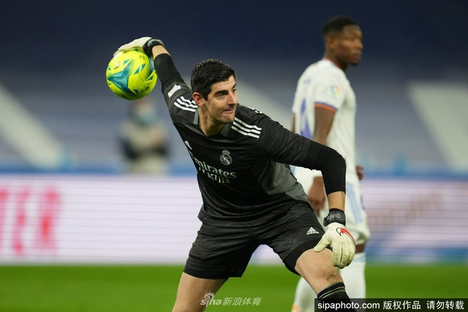 库尔图瓦刷新皇马生涯连续不丢球时间纪录（库尔图瓦皇马号码）
