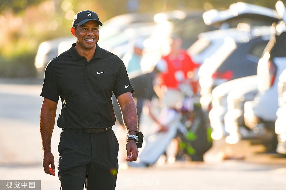 伍兹与儿子亮相PNC锦标赛（伍兹孩子）