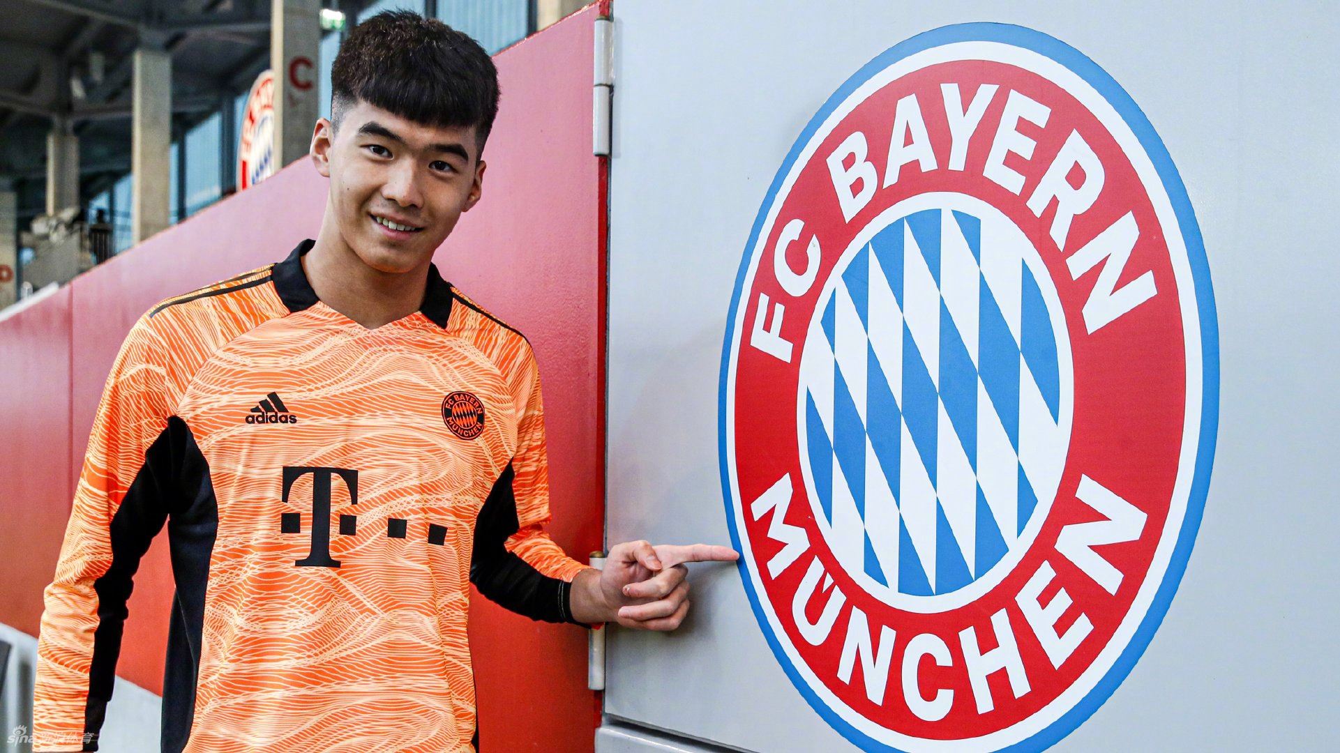 德甲豪门拜仁官宣签下18岁中国年轻门将（拜仁 中国球员）