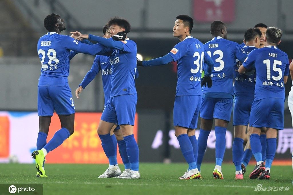 动手了！中超沧州队两名队员爆发内讧（中超沧州队原名）