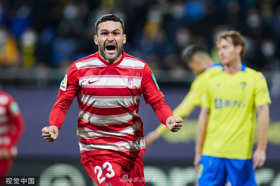 [西甲]十人加的斯1-1格拉纳达