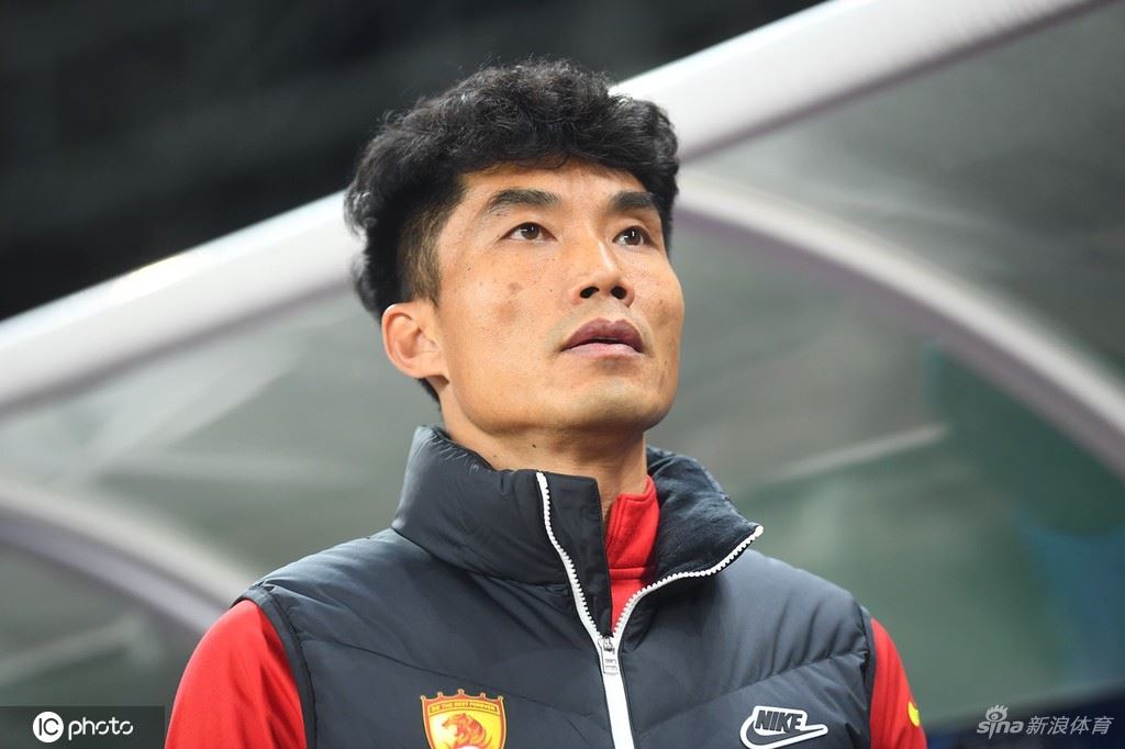 教练首秀！郑智首次指挥广州队比赛（教练首秀!郑智首次指挥广州队比赛视频）