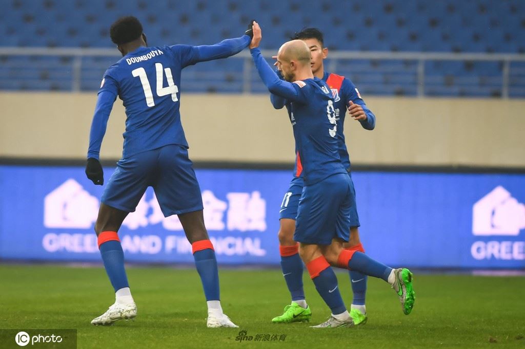[中超]上海申花3-0青岛 敦比亚独造3球（申花队敦比亚）