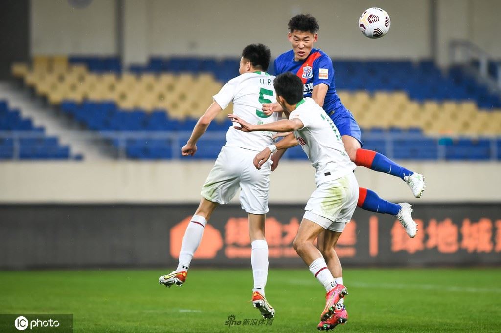 [中超]上海申花3-0青岛 敦比亚独造3球（申花队敦比亚）