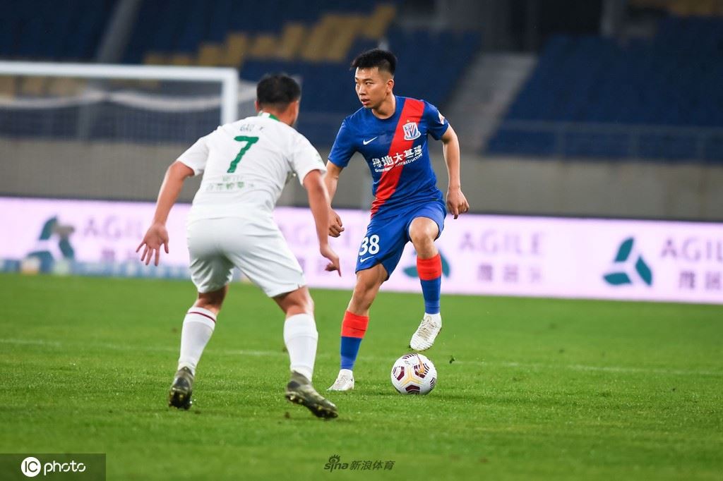[中超]上海申花3-0青岛 敦比亚独造3球（申花队敦比亚）