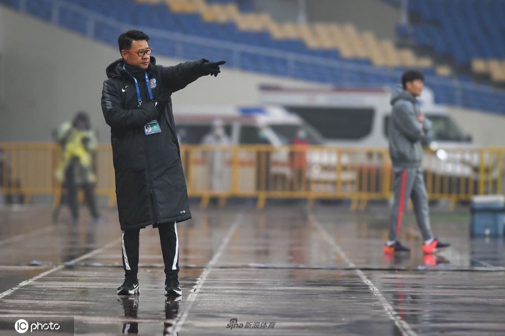 [中超]上海申花3-0青岛 敦比亚独造3球（申花队敦比亚）