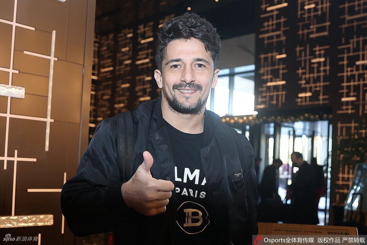 洛国富：肯定继续为国足战斗 我想留在中国（洛国富落选国足）