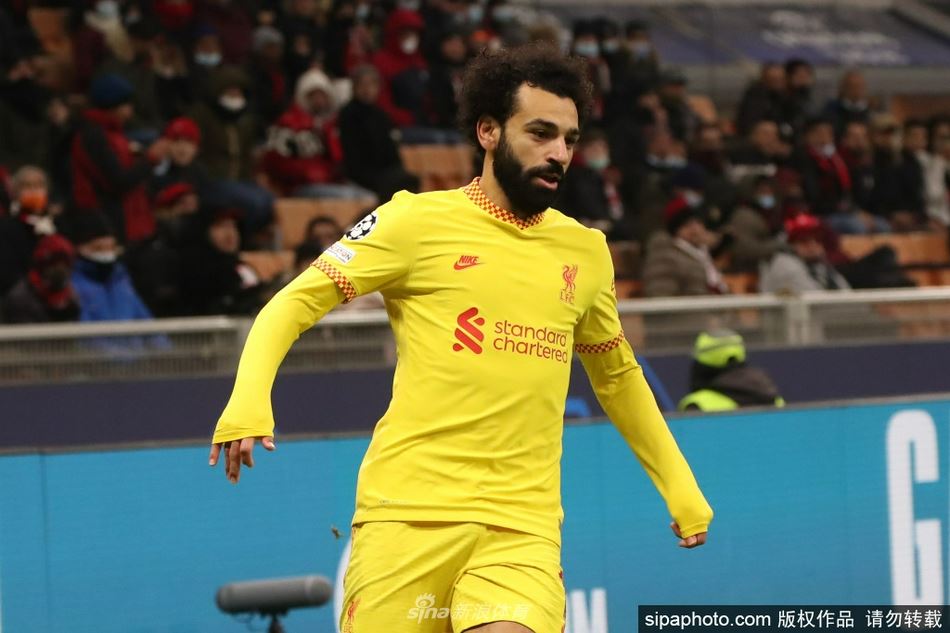 萨拉赫连续7个欧冠客场破门 是C罗之后历史第二人（欧冠萨拉赫伤退）