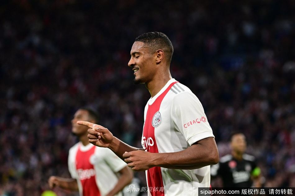 阿莱单赛季欧冠打进10球 成第六位达此成就的非洲球员（阿欧洲杯）