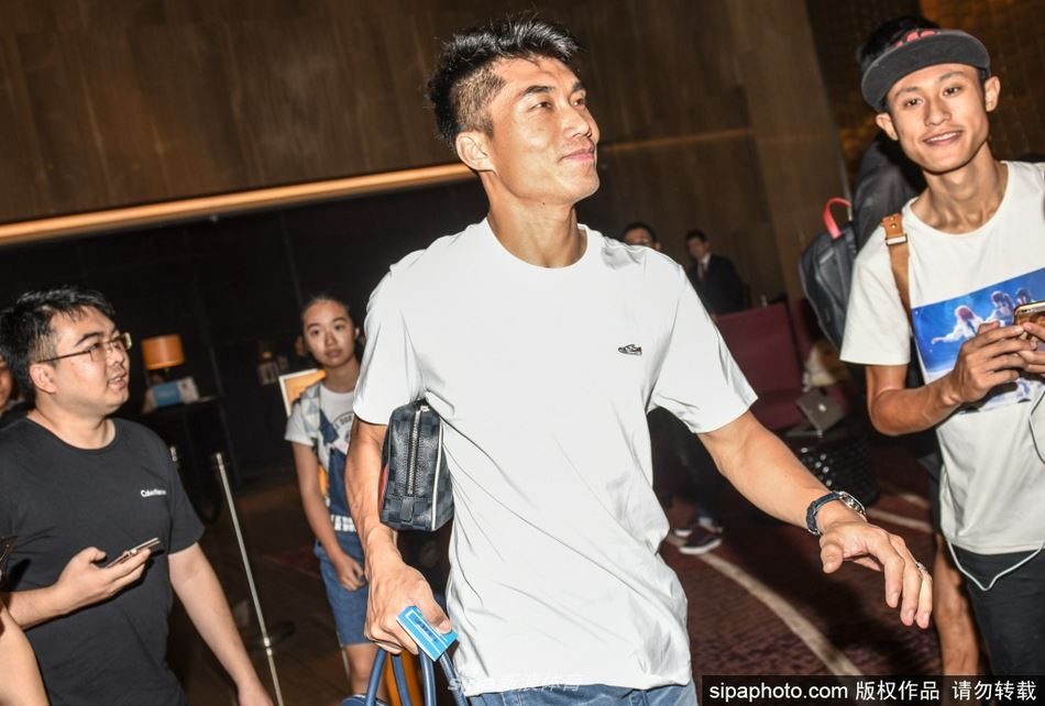 郑智出任广州队执行主教练兼球员