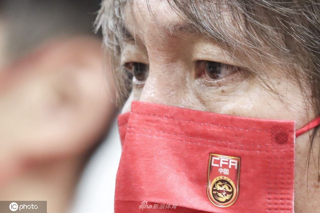 李铁辞去国足主教练职务 李霄鹏成继任者(李铁担任国足主教练后怎么样?)