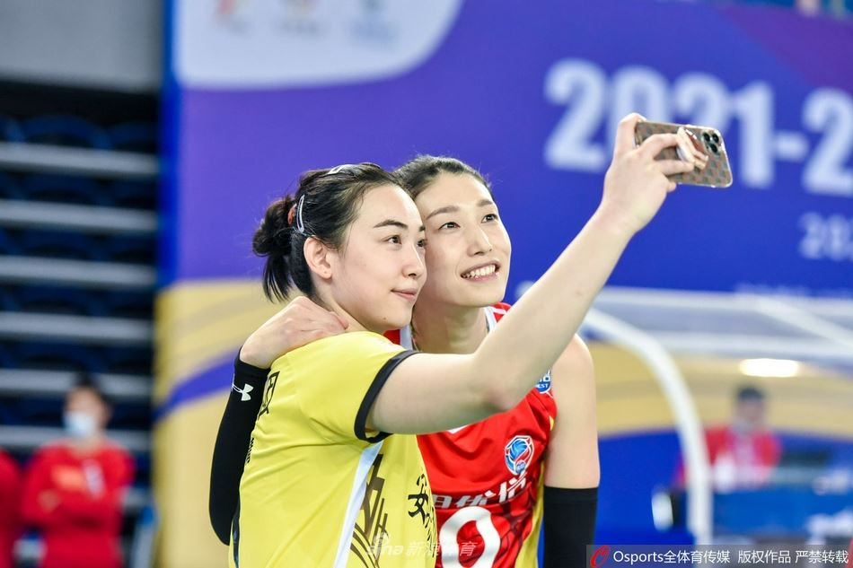 粉丝见面会！金软景与福建队员亲密合影（金软景有多厉害）