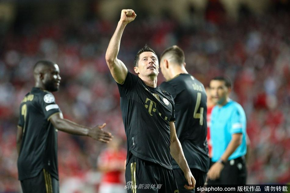 莱万蝉联IFFHS年度最佳男子球员（莱万当选fifa年度最佳球员）