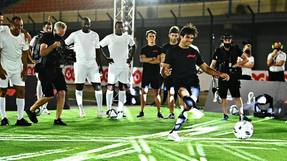 图集-F1车手与足坛名宿友谊赛（f1车队车手2021）