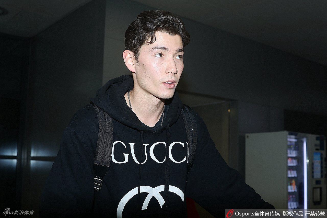 北京国安队抵沪训练 侯永永领衔亮相（北京国安队抵沪训练 侯永永领衔亮相了吗）