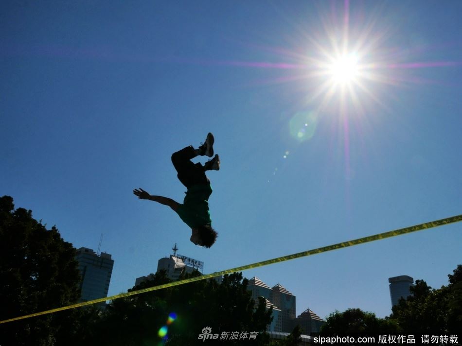 全国扁带公开赛广州举行 上演“绳索上的芭蕾”(扁带大赛)