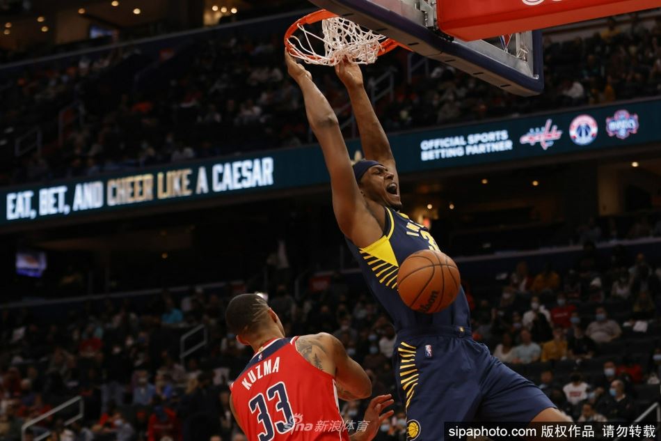 迈尔斯-特纳生涯盖帽数突破900大关（迈尔斯·特纳15个盖帽）