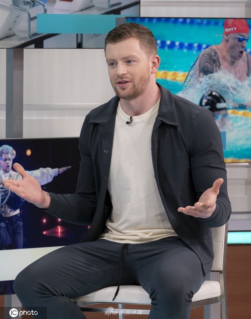 亚当-皮蒂做客英国电视节目 接受采访侃侃而谈（亚当·皮蒂）