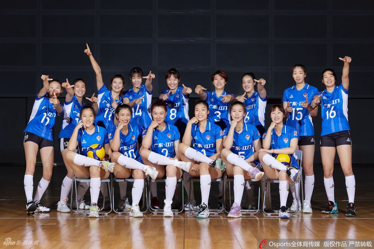 广东女排拍摄排超联赛官方写真（广东 女排）