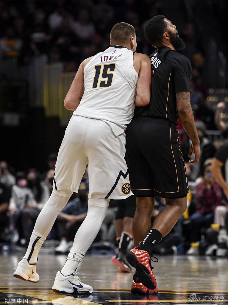 约基奇被联盟禁赛1场 大莫巴特勒被罚款（约基奇被联盟禁赛1场 大莫巴特勒被罚款多少）