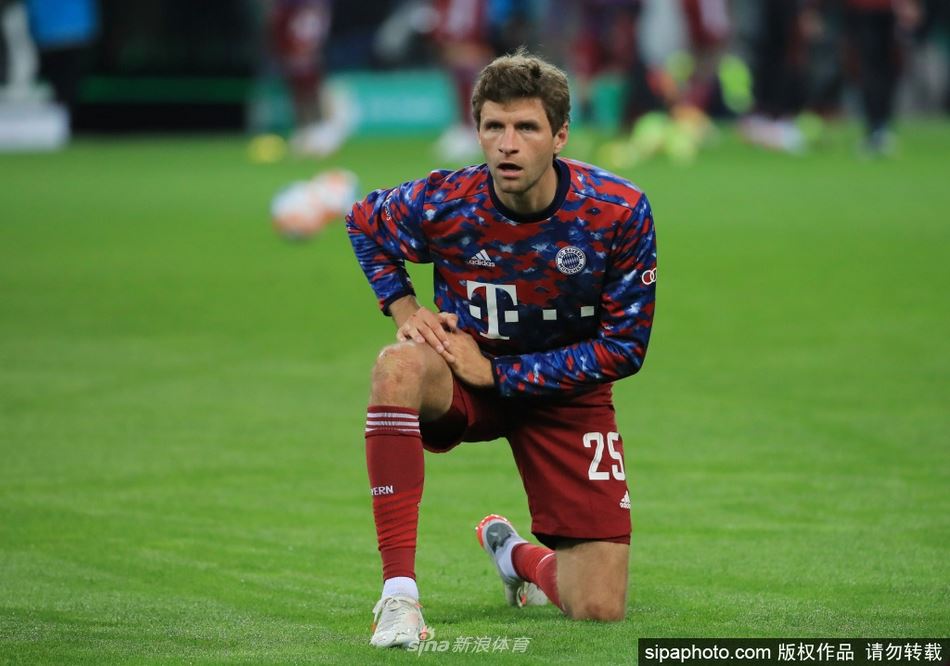 穆勒领跑本赛季五大联赛助攻榜(穆勒助攻数据)