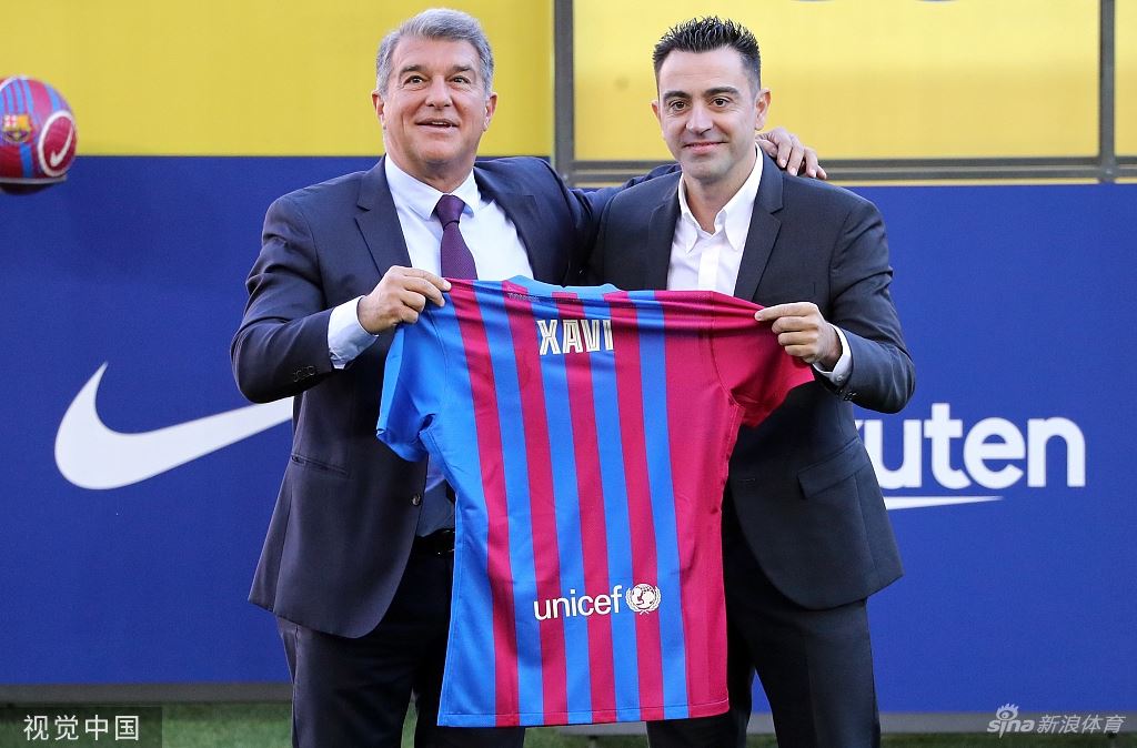 巴萨新帅哈维亮相:将奖杯带回诺坎普(哈维将成巴萨新主帅)