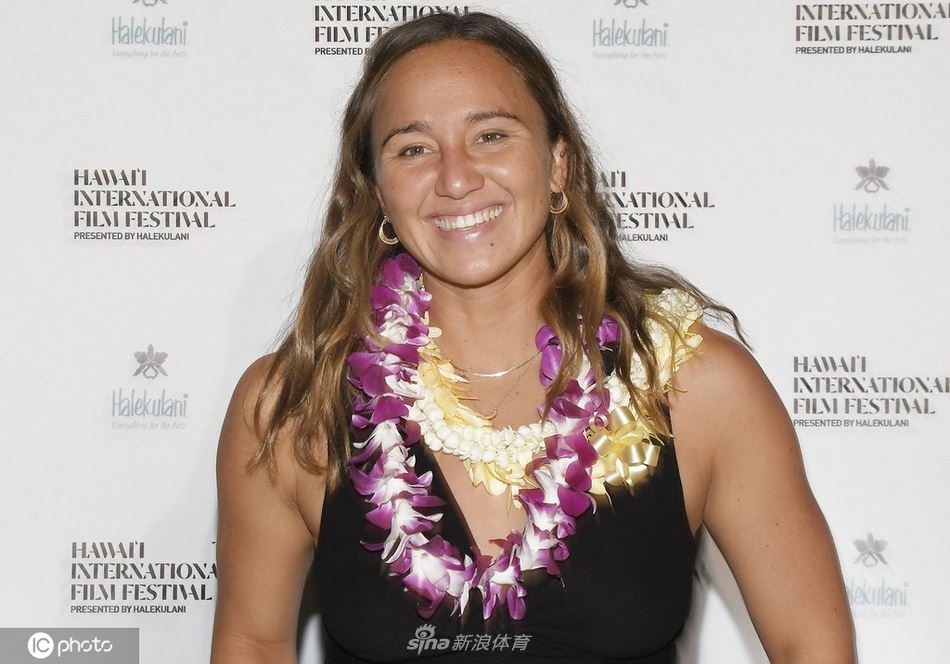 东京奥运冲浪冠军摩尔出席电影节（东京奥运冲浪冠军摩尔出席电影节了吗）