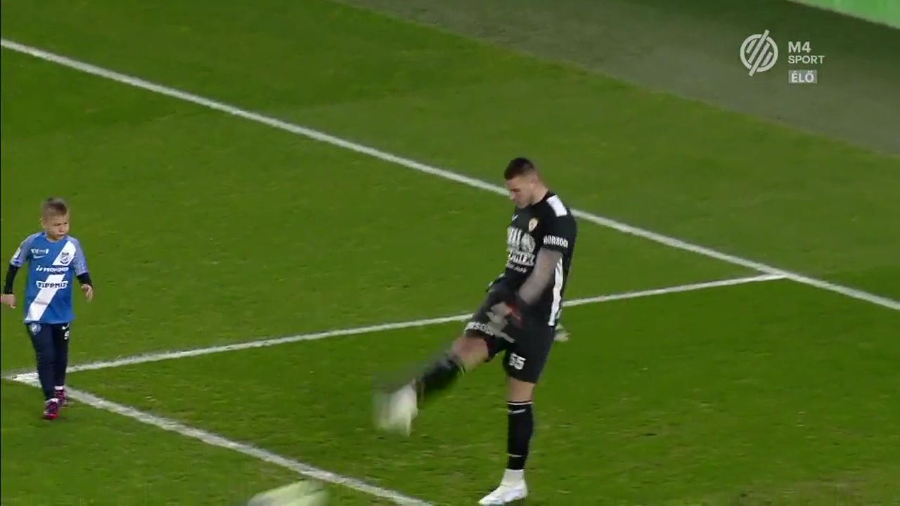 NCAA混乱大互殴！堪萨斯大学和堪萨斯州立最后6秒爆发群殴