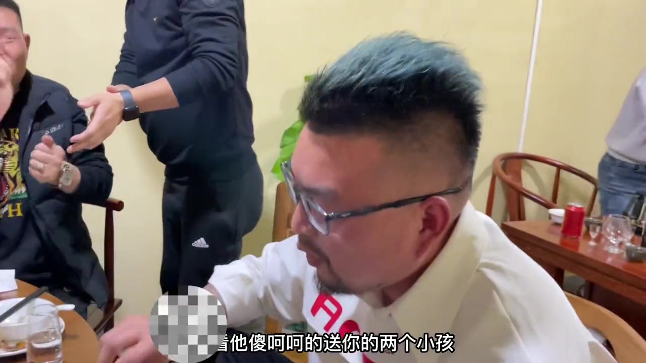 （脑袋又嗡嗡的了吧视频）一个脑袋嗡嗡的五佳球助攻！