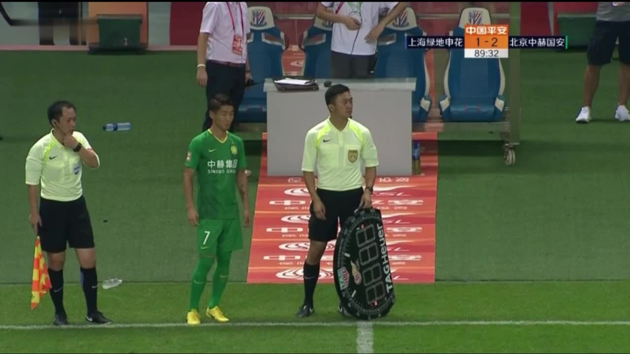 （大郅nba）顶礼膜拜！大郅力挽狂澜带队夺冠 队友将金牌挂他脖子上