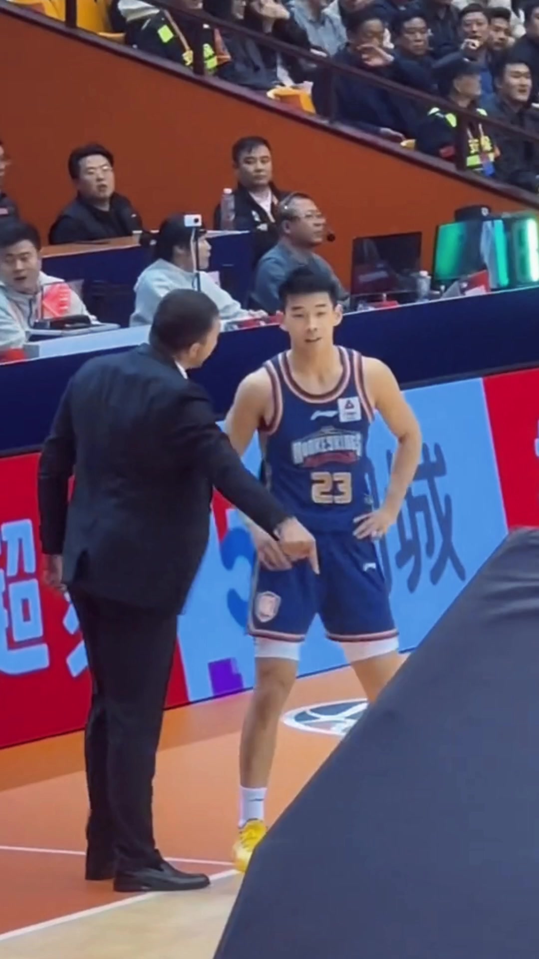 严师出高徒？西热力江情绪激动在场边训林葳（西热力江采访）