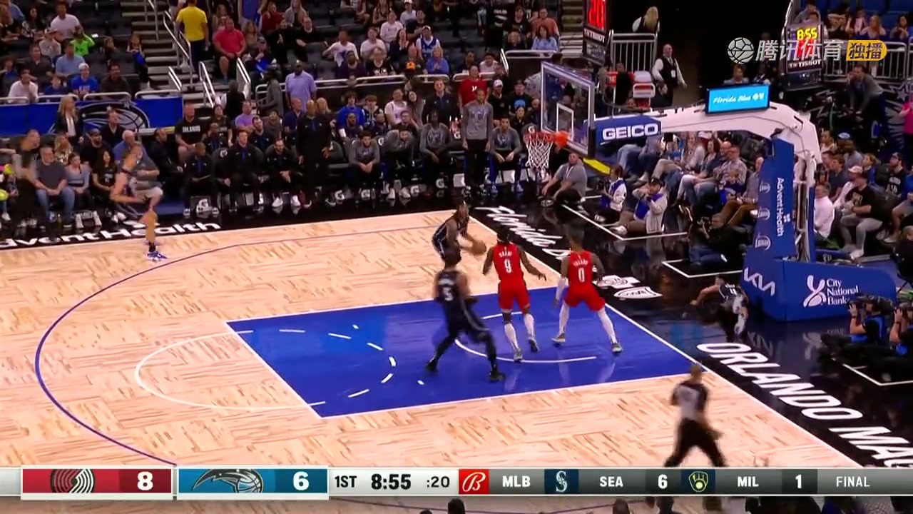 这就是状元的天赋！！富尔茨抢断之后，直接不看人背传班凯罗暴扣（富尔茨凯尔特人）