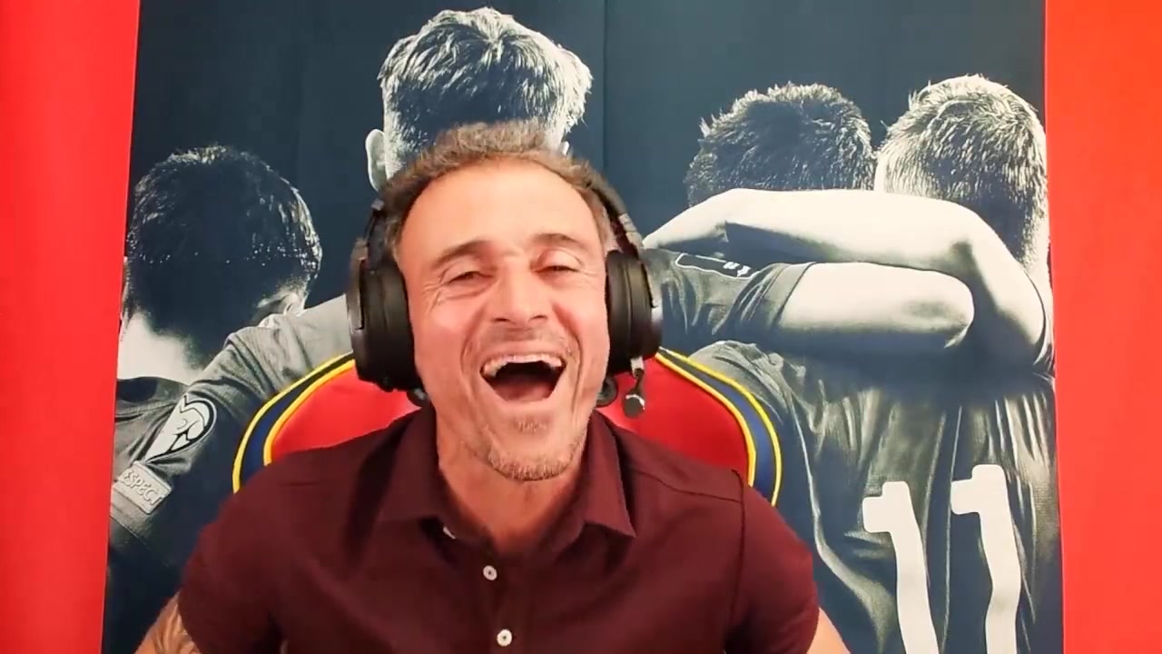 （胡明轩砍24分全场最高）很拼！胡明轩冲抢篮板与巴林中锋双双倒地 顾全二次进攻准决杀