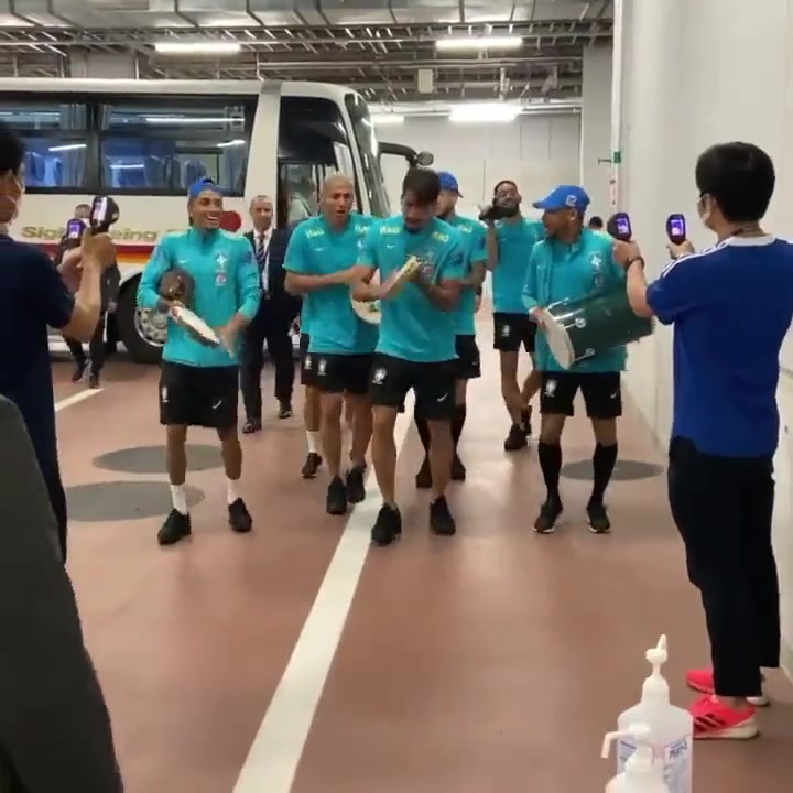 （男篮历史最好成绩）男篮各位置历代最优秀球员?鲸鱼:姚明、阿联、朱8、郭艾伦、孙悦