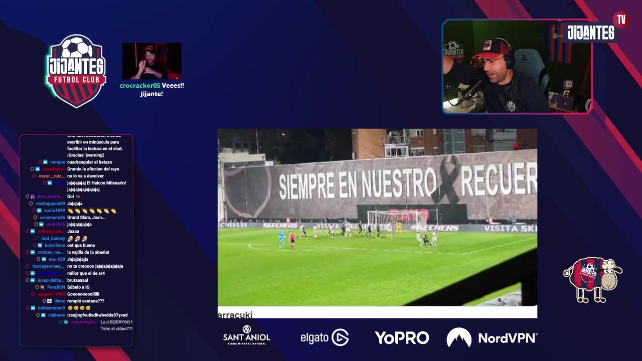 有点脏！胡明轩被澳大利亚球员撞倒，杜锋对这个动作非常不满