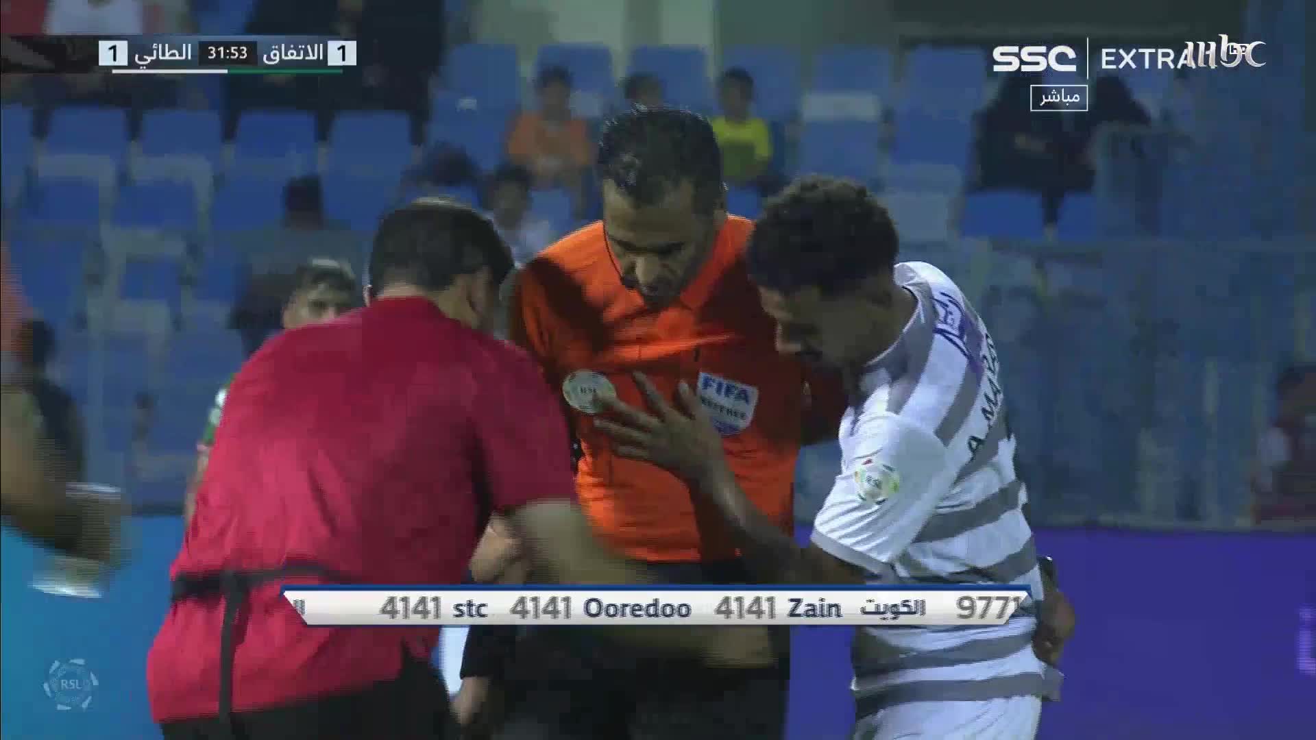 （赵继伟霸气离场）被篮球耽误的舞者！赵继伟婚礼上和妻子甜蜜献舞