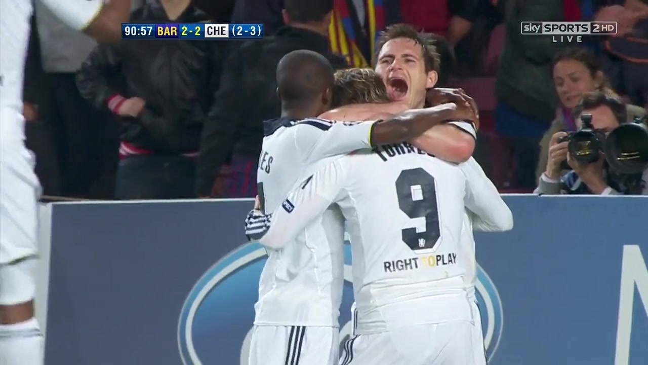 （威少三分视频）有点坏！威少三分投过桥 唐斯模拟摄像头嘲讽：球去哪了？