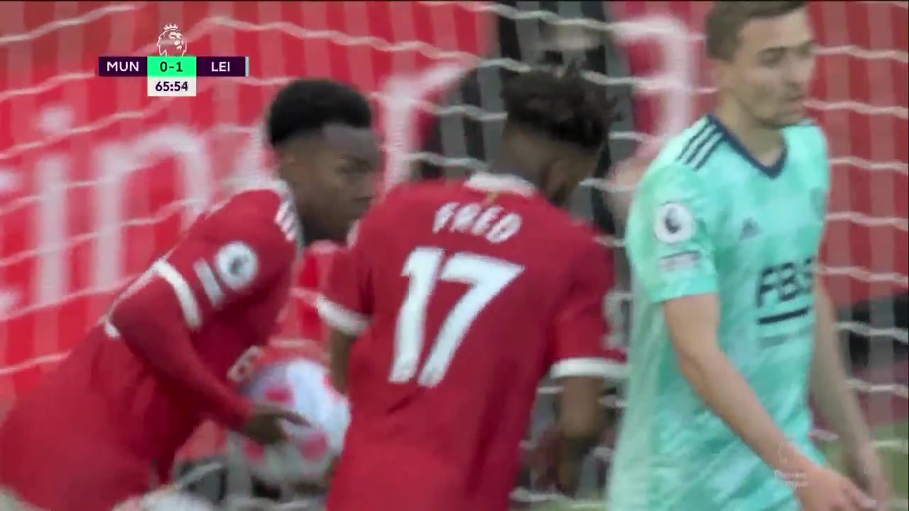 未受舆论影响！对阵吉林赛前 王哲林与李添荣有说有笑