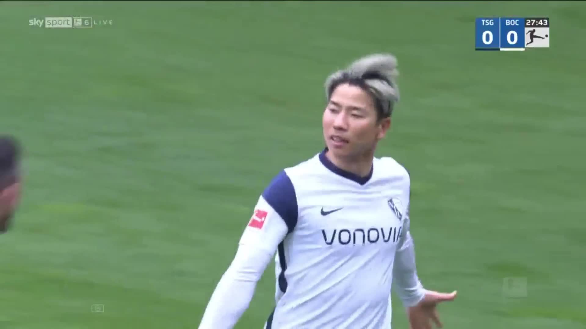 (詹姆斯盖帽干扰球)这球主场哨?老詹盖帽干扰球被裁判无视 看完回放库里都惊呆了!