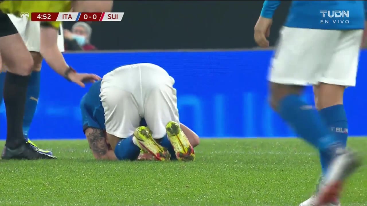 （杜锋篮球视频）杜锋晒男篮隔离期间训练视频 大王这身体可以耕田了！