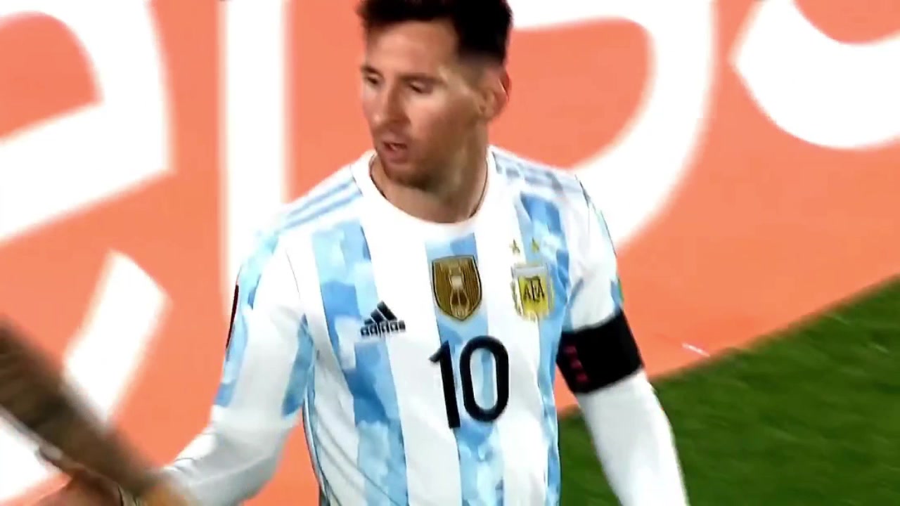 （张镇麟n）太炸了！张镇麟拜佛过人杀入内线 垫步滞空闪躲双手炸扣