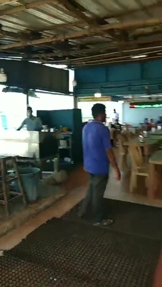 （周俊成是谁）气死了！第三节结束前周俊成无谓犯规，让杨鸣急的直跺脚