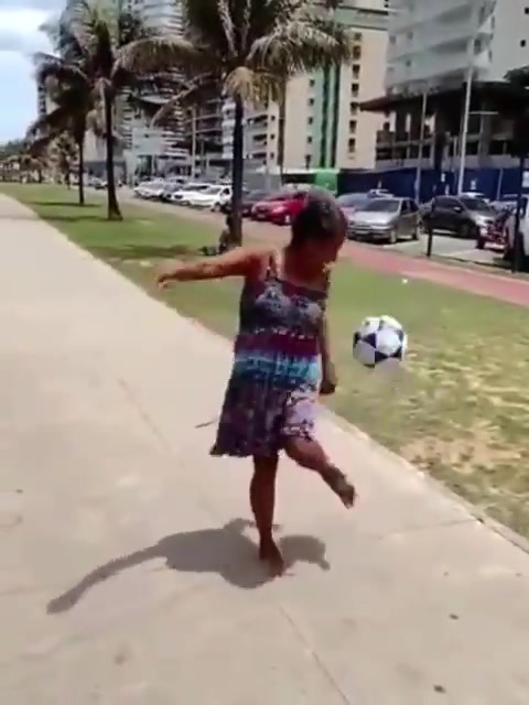 （周俊呈的个人资料）周俊成简单接球竟失误 气得杨鸣想用球砸他！