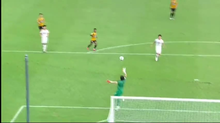 （丁彦雨航45分广东录像全场比赛）打得周鹏都怒摔毛巾！当年的丁彦雨航面对广东狂砍43分