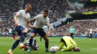 （丁彦雨航唱歌）丁彦雨航曾经参与慰问演出 唱《西游记》动画片主题曲